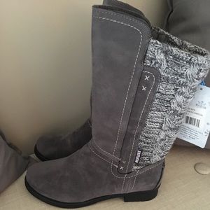 Milk Luks charcoal boots size 8